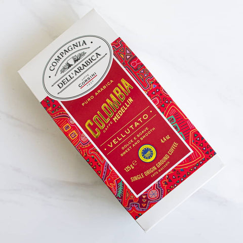 Imagen de Café en grano Corsini de Guatemala 250 gramos, con notas frutales y un sabor suave, ideal para preparar café gourmet en casa o en la oficina.